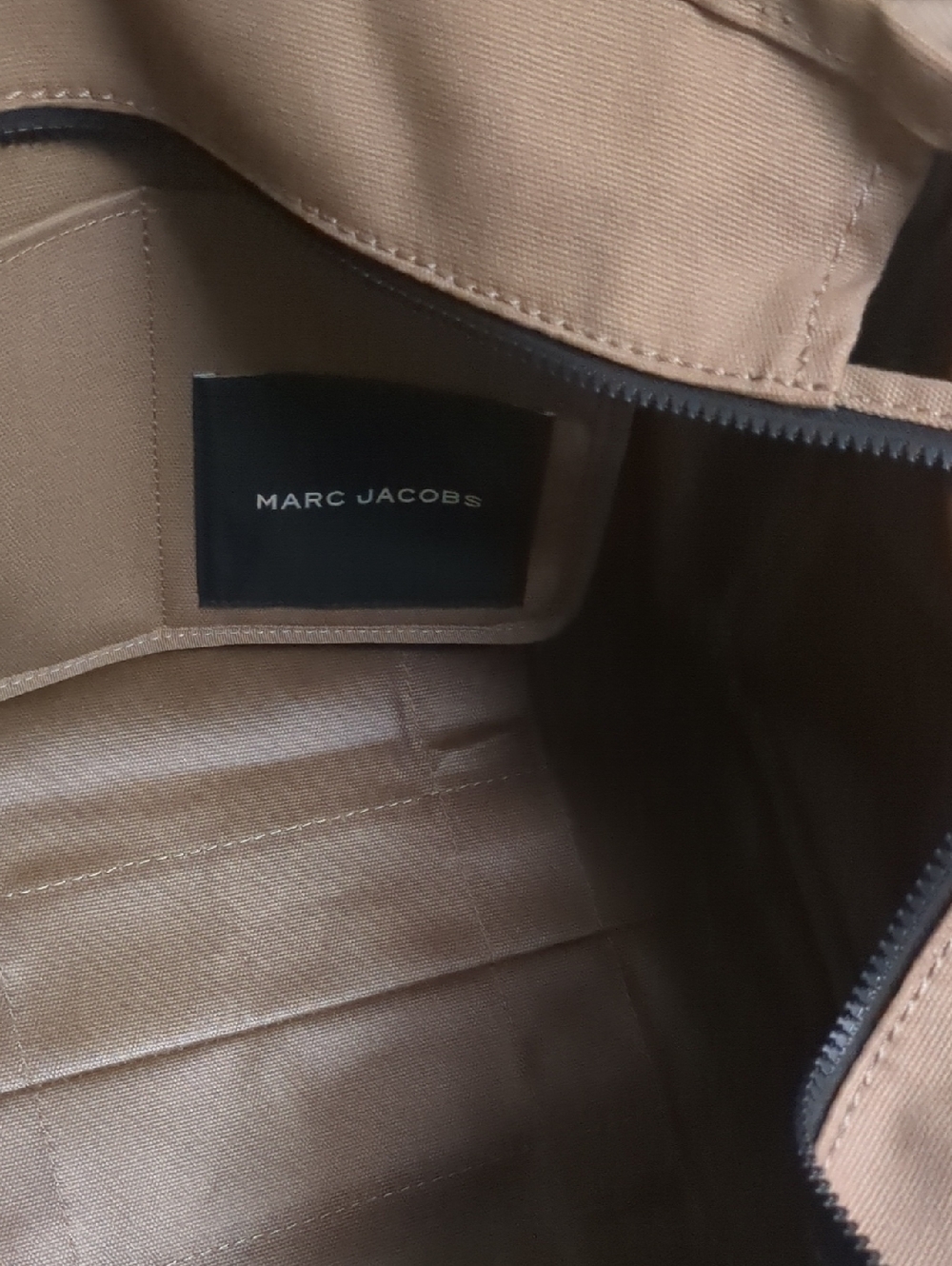 👄💗Marc Jacobs Slate Large Tote with White and CreamAccents - Picture 7 of 7